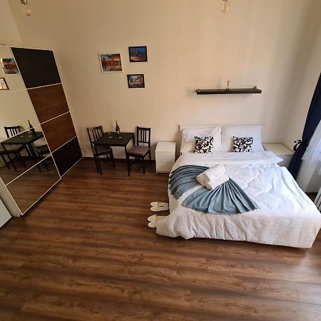 Ferienwohnung Svetly Prostorny Byt V Karline Prag Exterior foto